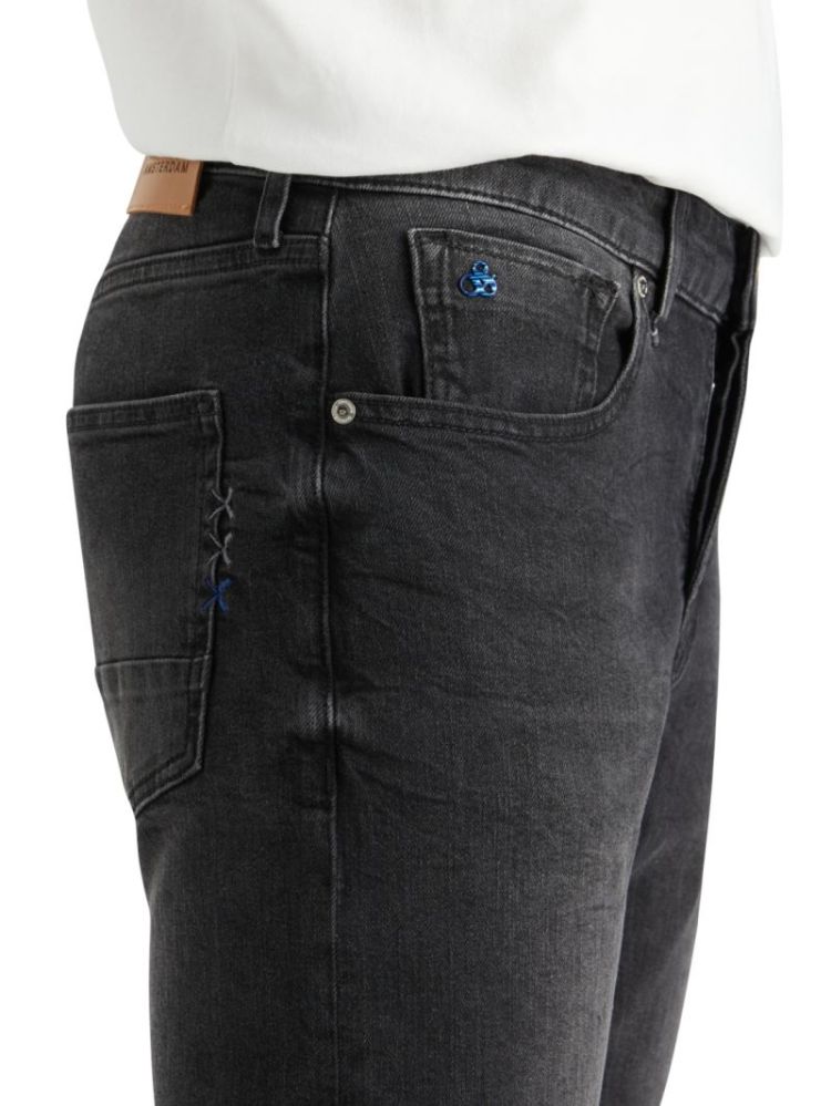 179098 001 black