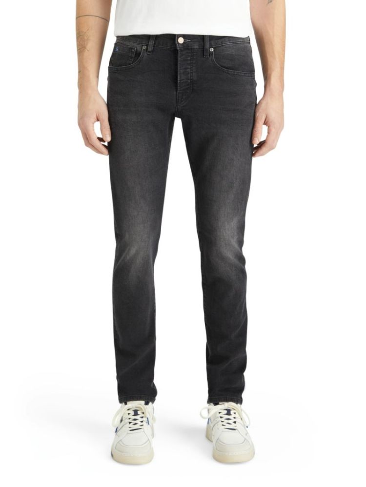 179098 001 black