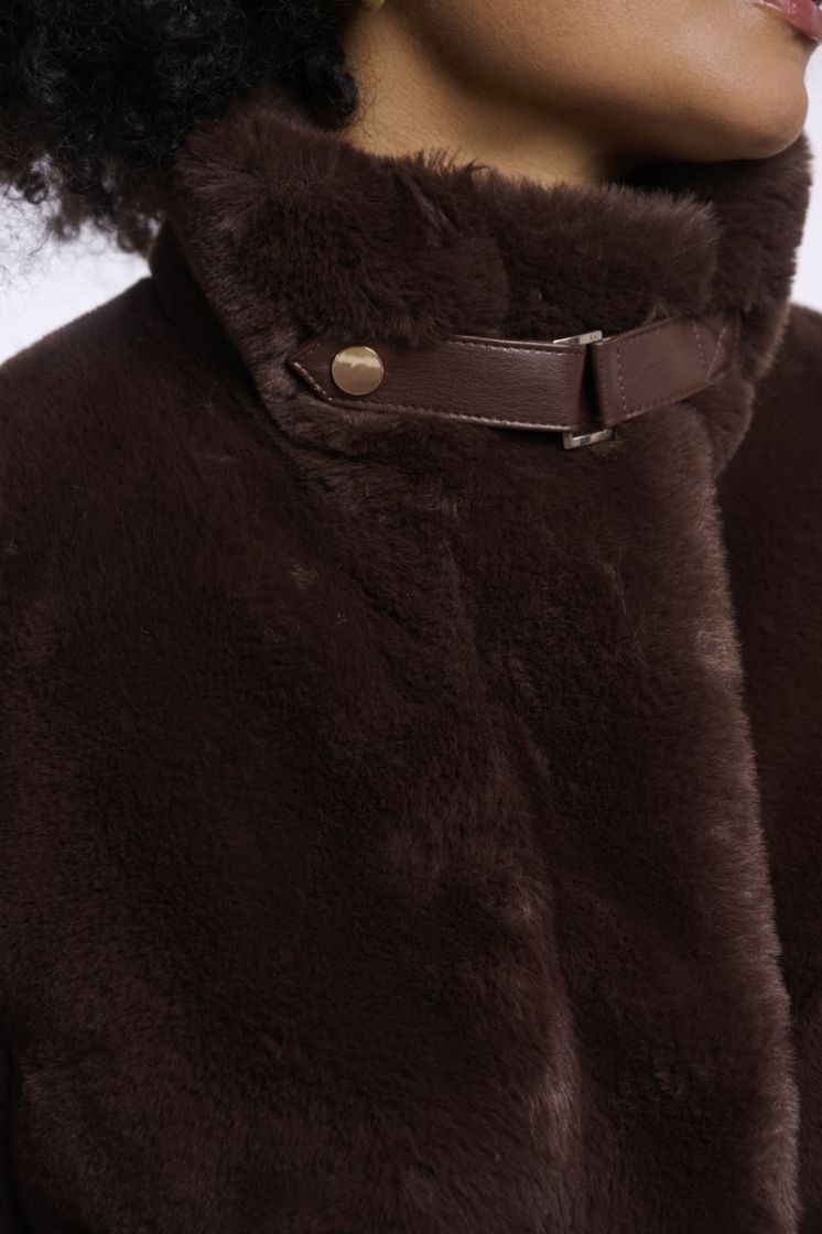 Short faux fur jacket Coffee roast 