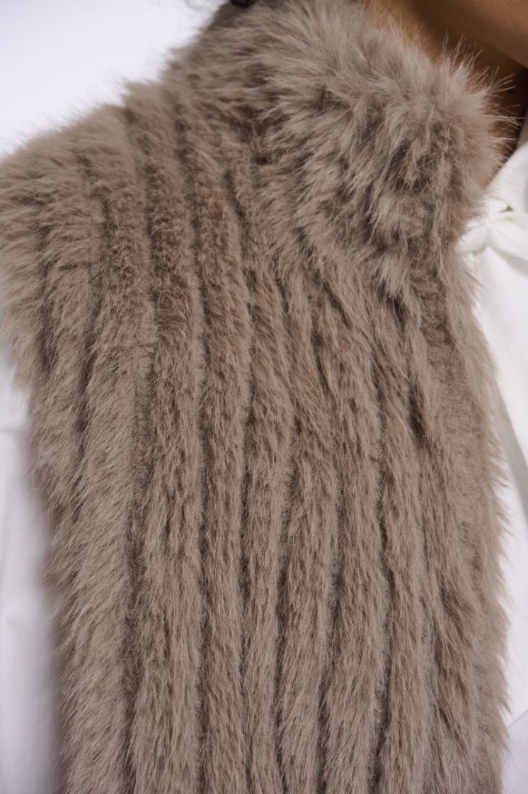 Waistcoat with closure Mocha latte 