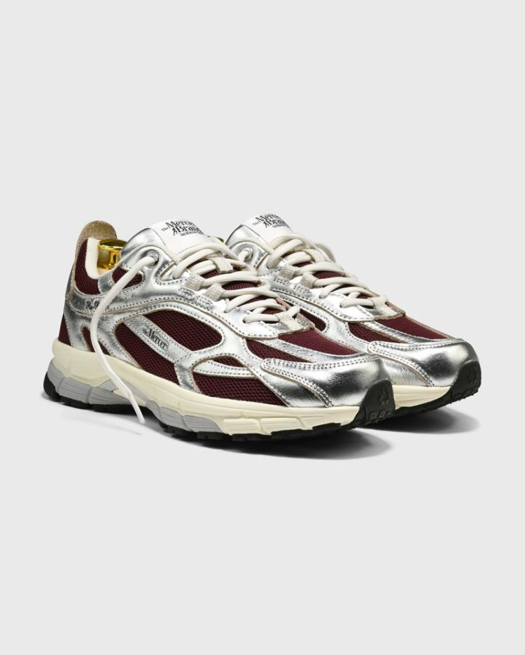 The re-run pine 302 dark red